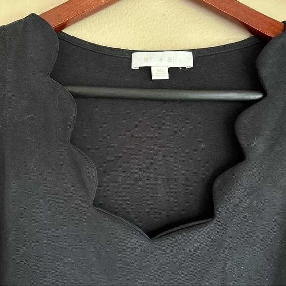 Anthropologie Eri + Ali Scalloped V-Neck Tank Top - Picture 4 of 7